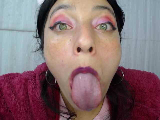 الصور elizabetheyes latina #hairy #feet #tongue #spit #mouth Im a cutie and naughty girl PLease make me feel good. Lovense on