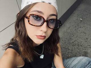 دردشة الفيديو المثيرة ElizaDarleen