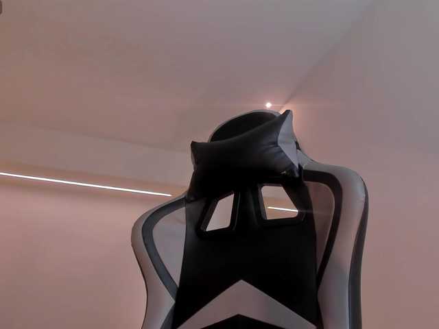 لقطات البث EllaClark