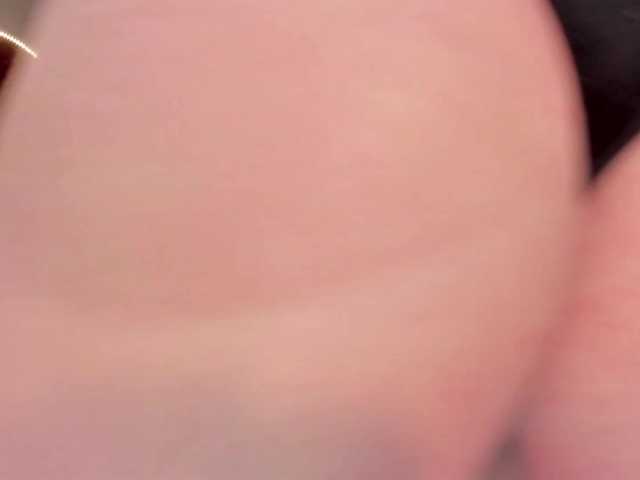 لقطات البث EllaClark