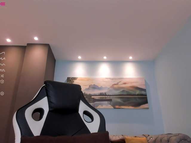 لقطات البث EllaClark