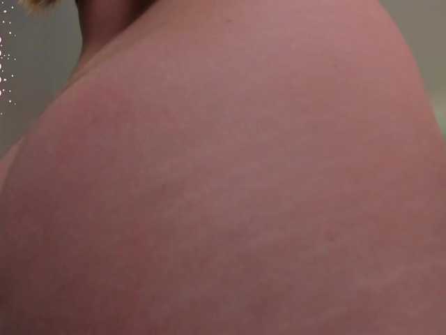 لقطات البث EllaClark