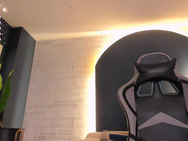 لقطات البث EllaClark