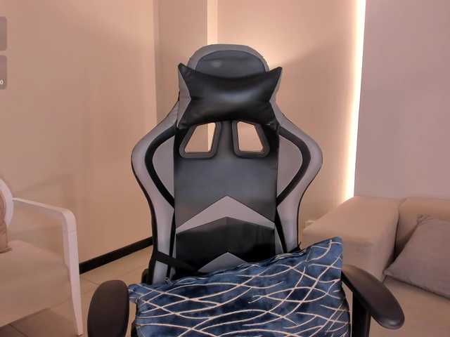 لقطات البث EllaClark