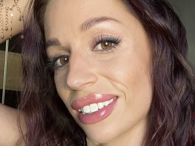 صورة الملف الشخصي EllaJones