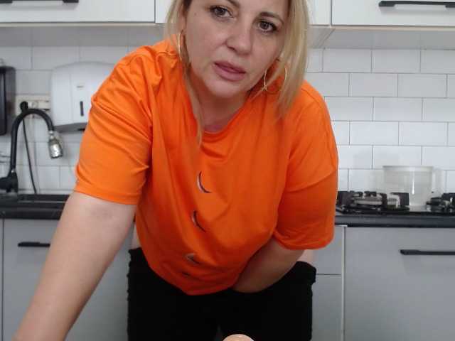 الصور EllaSwan #mommy#milf#mature#bigass#bigboobs# @total squirt at goal @total @sofar @remain