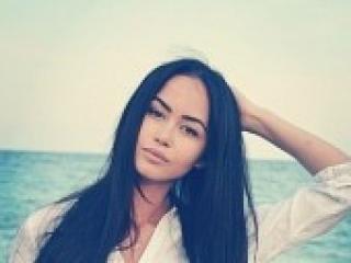 دردشة الفيديو المثيرة elliana