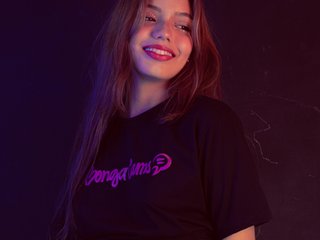 دردشة الفيديو المثيرة EllieMiller