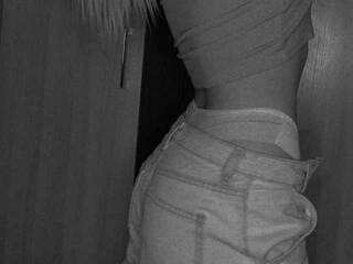 دردشة الفيديو المثيرة Ellievans