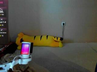 دردشة الفيديو المثيرة ElliMilka