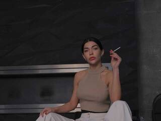 دردشة الفيديو المثيرة EllisMoor