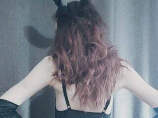 دردشة الفيديو المثيرة EllyCute