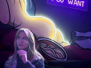 دردشة الفيديو المثيرة EllyKetto