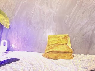 دردشة الفيديو المثيرة EllyRain