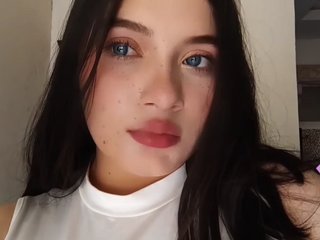 دردشة الفيديو المثيرة EloodieCollins