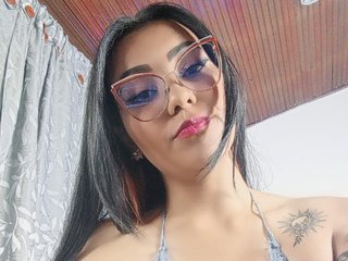 دردشة الفيديو المثيرة EmaKhalifa
