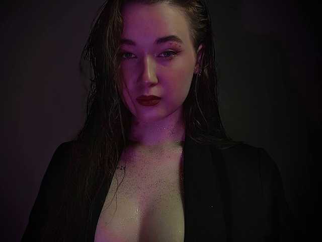 صورة الملف الشخصي emilia-edwrds
