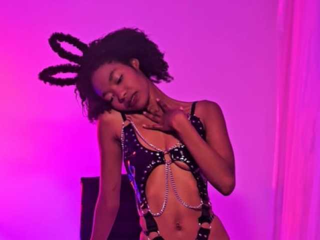 صورة الملف الشخصي EmiliBonnie