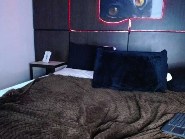 الصور Emily-ayr Hello guys ♥♥ welcome to my room #new #feet #latina #bigass #cute