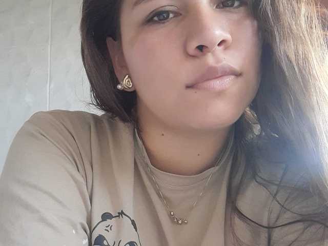 صورة الملف الشخصي emily-bigboobs