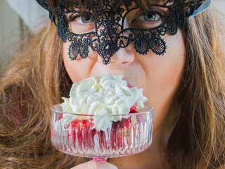 دردشة الفيديو المثيرة Emily-BOOBS-