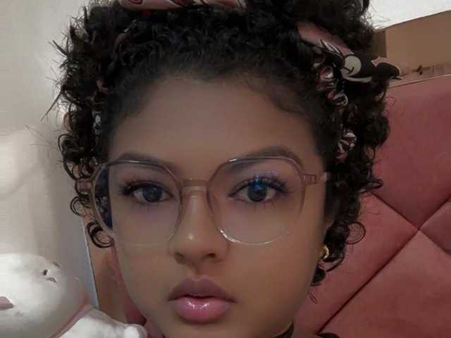 صورة الملف الشخصي emily-carzon