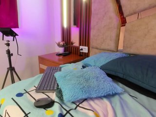 دردشة الفيديو المثيرة emily-cute