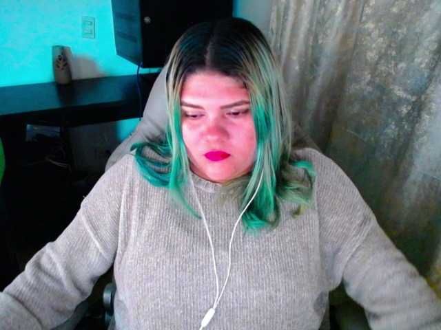 لقطات البث emilybaker