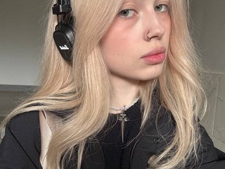 دردشة الفيديو المثيرة EmilyFlowers