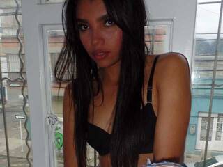 دردشة الفيديو المثيرة emilyharber