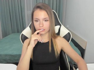 دردشة الفيديو المثيرة EmilySkout
