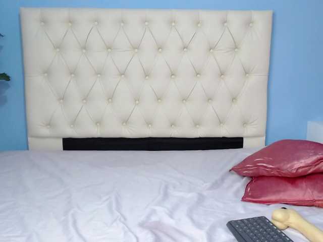 لقطات البث Emma-2627
