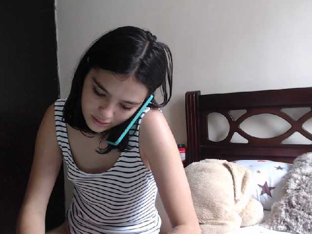 لقطات البث EmmaBrand