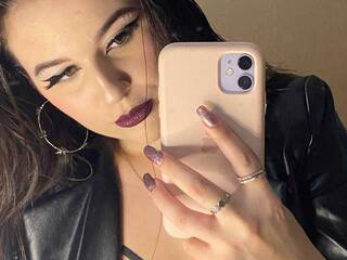 دردشة الفيديو المثيرة EmmaNeuman