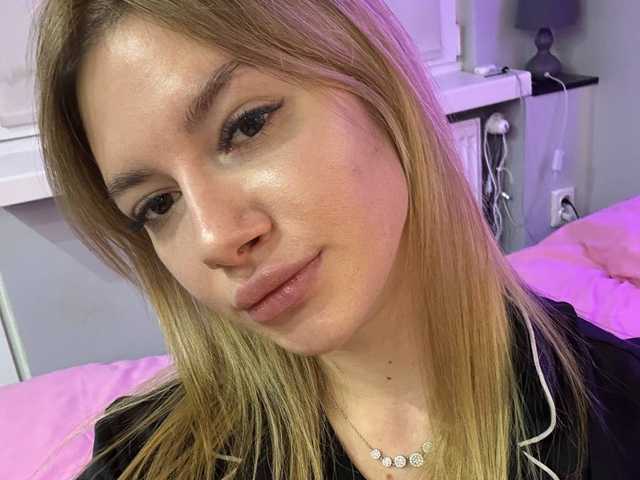 صورة الملف الشخصي EmmaNix18