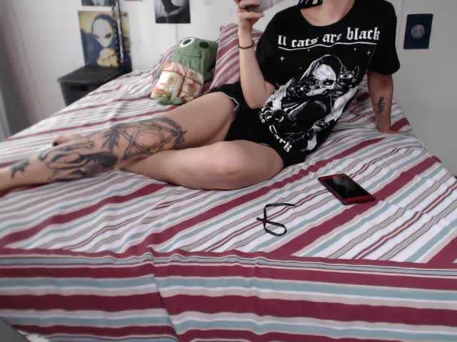 لقطات البث EmmaNoctis