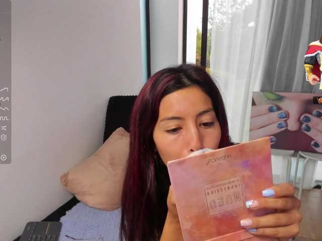 لقطات البث Emmily-21