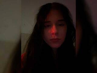 دردشة الفيديو المثيرة emogirl