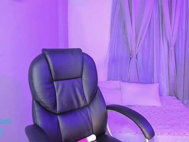 لقطات البث Emy-stone