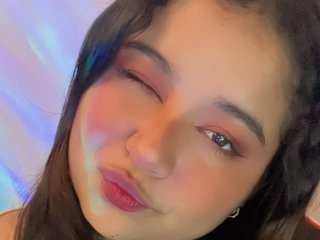 دردشة الفيديو المثيرة EmyRose