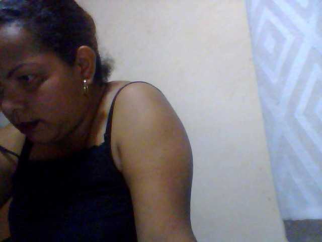 لقطات البث Ernestinne