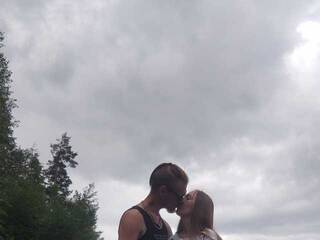 دردشة الفيديو المثيرة F0XandM00N