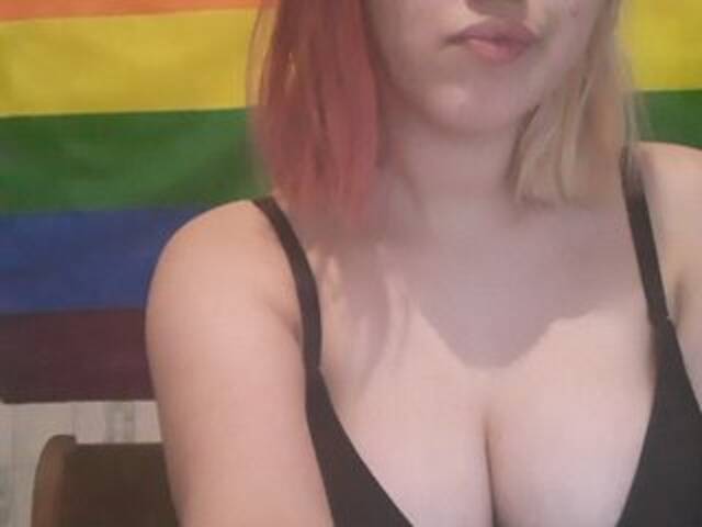 لقطات البث Faptreesome