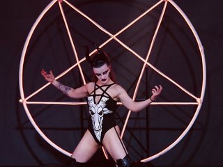 دردشة الفيديو المثيرة FemdomWitch