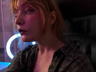 دردشة الفيديو المثيرة flora-son