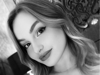 دردشة الفيديو المثيرة FloraGreys