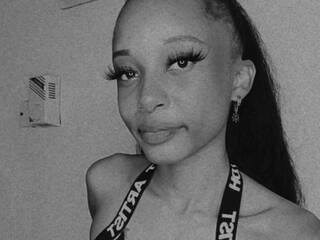 دردشة الفيديو المثيرة freakyzhowy