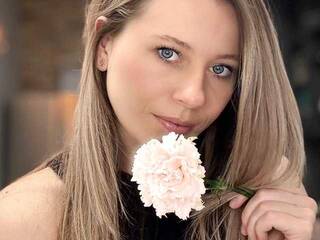 دردشة الفيديو المثيرة AriaSpark