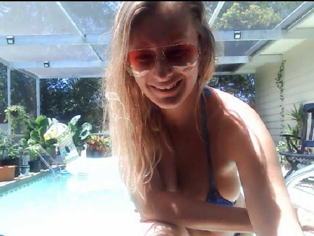 الصور GamerQueen HAI Lush on Lets play @Goal Topless dance and Jump in pool 1960