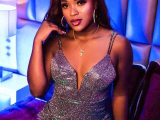 دردشة الفيديو المثيرة GinnaDiior